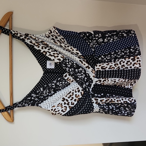 Cabi Samantha crossover camisole. Size 8 - Picture 2 of 11